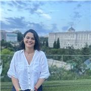 Maestra de educación infantil. He impartido clases de apoyo escolar a niños de infantil, primaria y eso